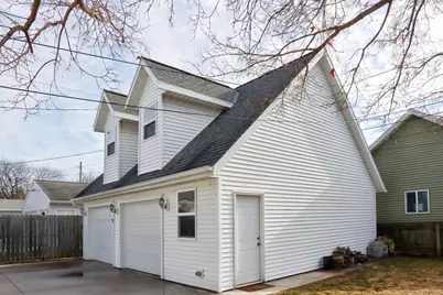 2125  Fairmont St, Manitowoc, WI 54220 - Photo 2