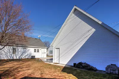 2125  Fairmont St, Manitowoc, WI 54220 - Photo 30