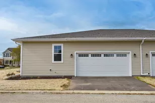 615 Hunter Oaks Blvd, Watertown, WI 53094 - Photo 32