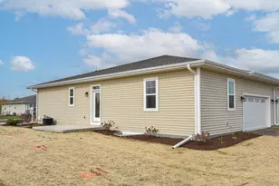 615 Hunter Oaks Blvd, Watertown, WI 53094 - Photo 36