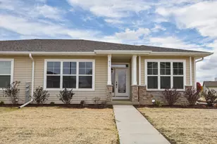 615 Hunter Oaks Blvd, Watertown, WI 53094 - Photo 2