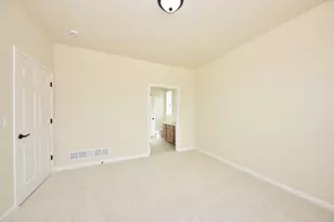 615 Hunter Oaks Blvd, Watertown, WI 53094 - Photo 18