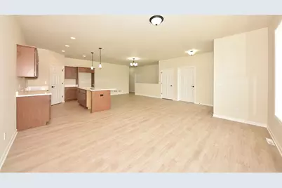 615  Hunter Oaks Blvd #B, Watertown, WI 53094 - Photo 8