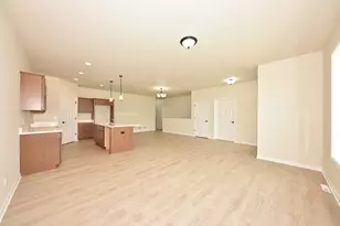 615 Hunter Oaks Blvd, Watertown, WI 53094 - Photo 8