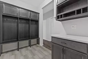 10830 N Tartan Ct, Mequon, WI 53097 - Photo 16