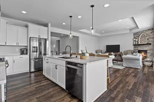 10830 N Tartan Ct, Mequon, WI 53097 - Photo 8