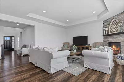 10830 N Tartan Ct, Mequon, WI 53097 - Photo 24