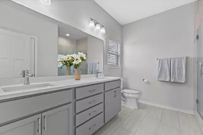 10830 N Tartan Ct, Mequon, WI 53097 - Photo 18