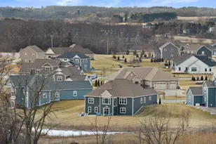 10830 N Tartan Ct, Mequon, WI 53097 - Photo 36