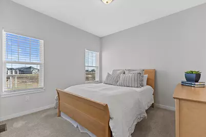 10830 N Tartan Ct, Mequon, WI 53097 - Photo 20