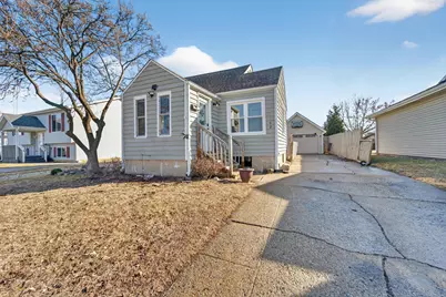 7621  40th Ave, Kenosha, WI 53142 - Photo 2