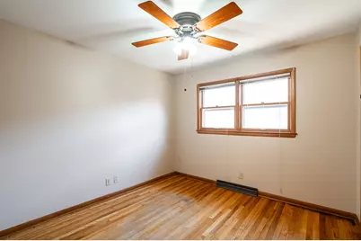 11027 W Derby Ave, Wauwatosa, WI 53225 - Photo 20