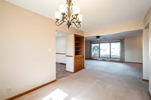 11027 W Derby Ave, Wauwatosa, WI 53225 - Photo 12