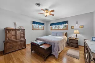 7128 W Kinnickinnic River Pkwy, West Allis, WI 53219 - Photo 16