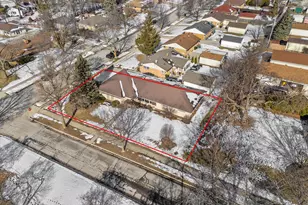 7128 W Kinnickinnic River Pkwy, West Allis, WI 53219 - Photo 36