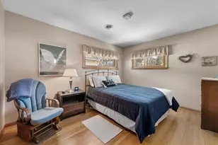 7128 W Kinnickinnic River Pkwy, West Allis, WI 53219 - Photo 20