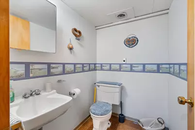 7128 W Kinnickinnic River Park, West Allis, WI 53219 - Photo 34