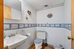 7128 W Kinnickinnic River Pkwy, West Allis, WI 53219 - Photo 34