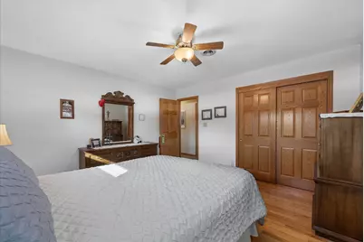 7128 W Kinnickinnic River Park, West Allis, WI 53219 - Photo 18