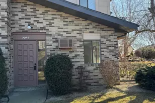 309 Cheviot Chase, Waukesha, WI 53186 - Photo 2