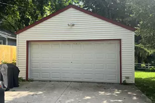 113 Coolidge Ave, Waukesha, WI 53186 - Photo 2