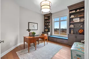 3750 W Pine View Ct, Mequon, WI 53097 - Photo 10