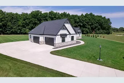 3750 W Pine View Ct, Mequon, WI 53097 - Photo 62