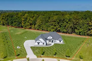 3750 W Pine View Ct, Mequon, WI 53097 - Photo 4