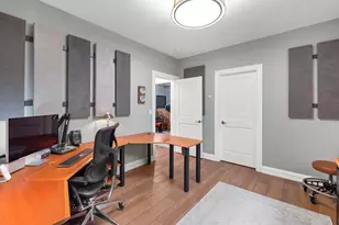 3750 W Pine View Ct, Mequon, WI 53097 - Photo 46