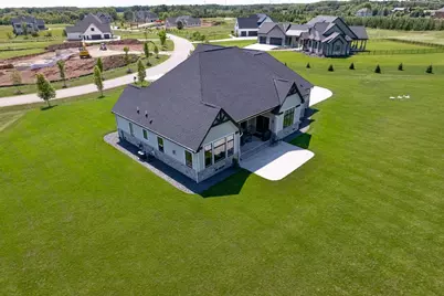 3750 W Pine View Ct, Mequon, WI 53097 - Photo 68