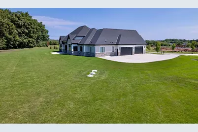 3750 W Pine View Ct, Mequon, WI 53097 - Photo 64