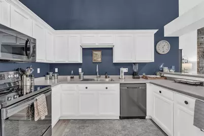 9342 W Loomis Rd #3, Franklin, WI 53132 - Photo 10