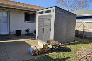 7710 N Edgeworth Dr, Milwaukee, WI 53223 - Photo 8