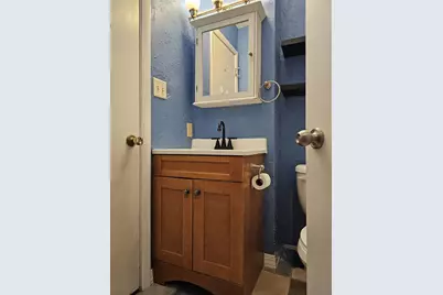 7710 N Edgeworth Dr, Milwaukee, WI 53223 - Photo 28