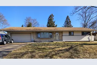 7710 N Edgeworth Dr, Milwaukee, WI 53223 - Photo 2