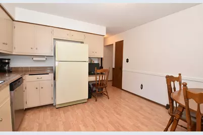 2324 S Brookland Rd, New Berlin, WI 53151 - Photo 14