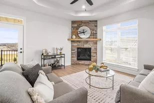 N28W25285 Madeline Blvd, Pewaukee, WI 53072 - Photo 14