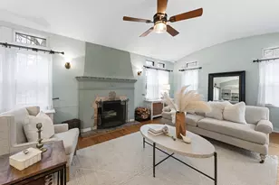 1031 E Circle Dr, Whitefish Bay, WI 53217 - Photo 8