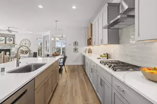 N28W25285 Parkway Ridge Circle, Pewaukee, WI 53072 - Photo 6