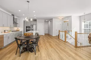 N28W25285 Parkway Ridge Circle, Pewaukee, WI 53072 - Photo 2