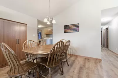 114  Rushmore Ln, Hartford, WI 53027 - Photo 8