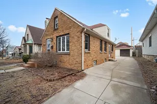 2912 S 45th St, Milwaukee, WI 53219 - Photo 2