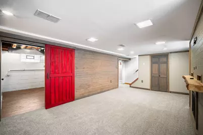 2912 S 45th St, Milwaukee, WI 53219 - Photo 14