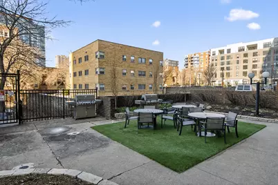 929 N Astor St #407, Milwaukee, WI 53202 - Photo 6