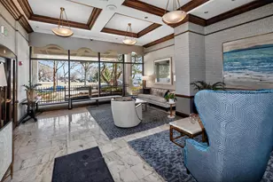 929 N Astor St, Milwaukee, WI 53202 - Photo 32