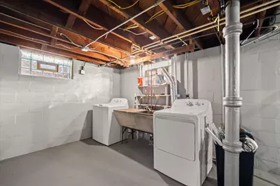 2046 S 94th St, West Allis, WI 53227 - Photo 32