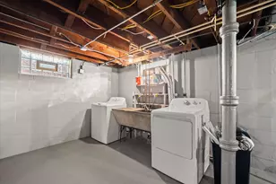 2046 S 94th St, West Allis, WI 53227 - Photo 32