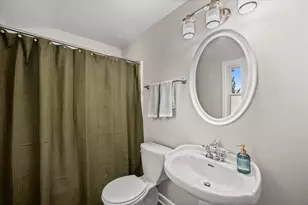 2046 S 94th St, West Allis, WI 53227 - Photo 20