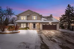 7101 S Countryside Dr, Franklin, WI 53132 - Photo 2