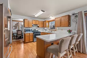 7101 S Countryside Dr, Franklin, WI 53132 - Photo 6